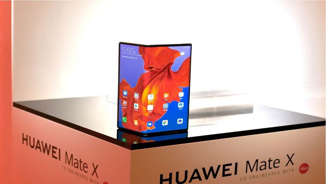 Predstavljen Huawei Mate X preklopivi telefon