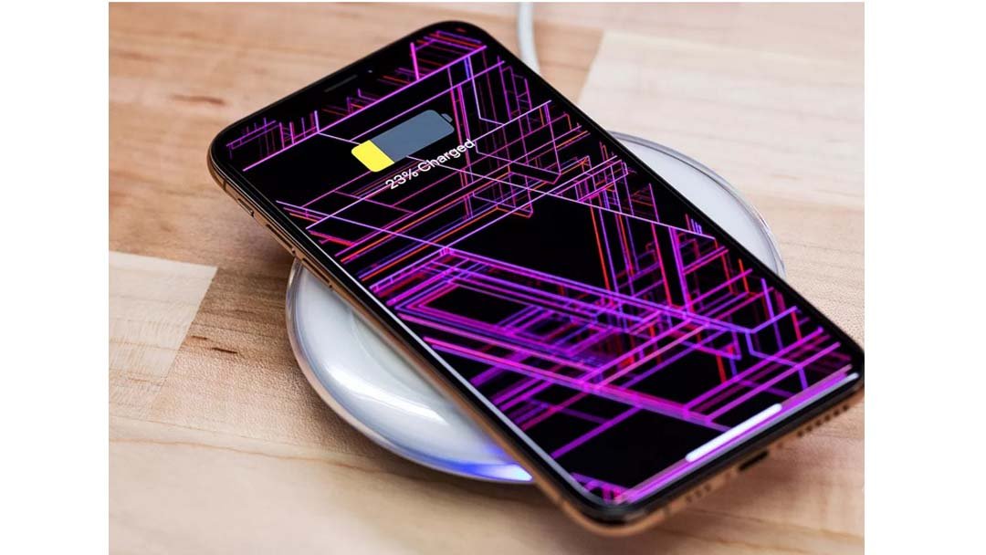 Sljedeći iPhone kompanije Apple će moći bežično da napuni druge uređaje